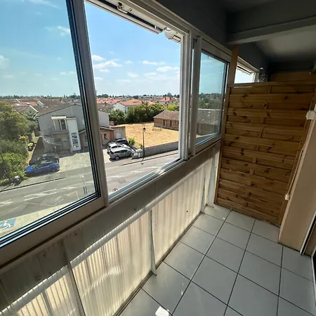 Hostel Privative Avec Balcon